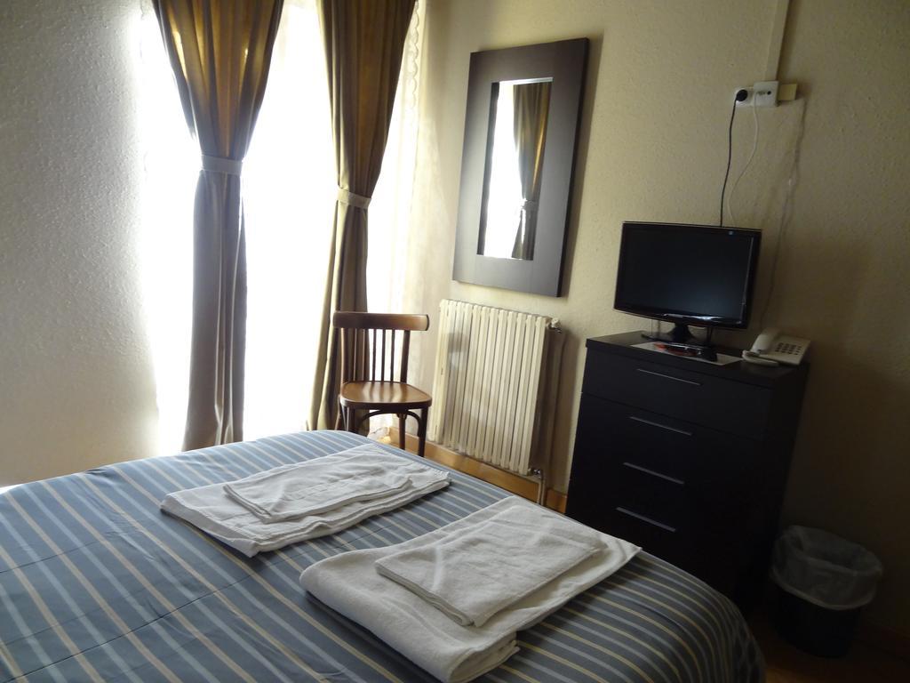 Hostal Cal Forner Hotel Andorra la Vella Exterior photo