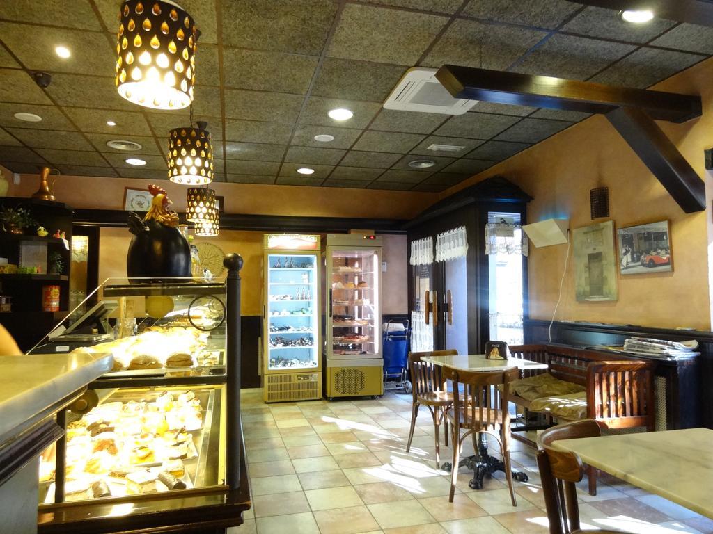 Hostal Cal Forner Hotel Andorra la Vella Exterior photo